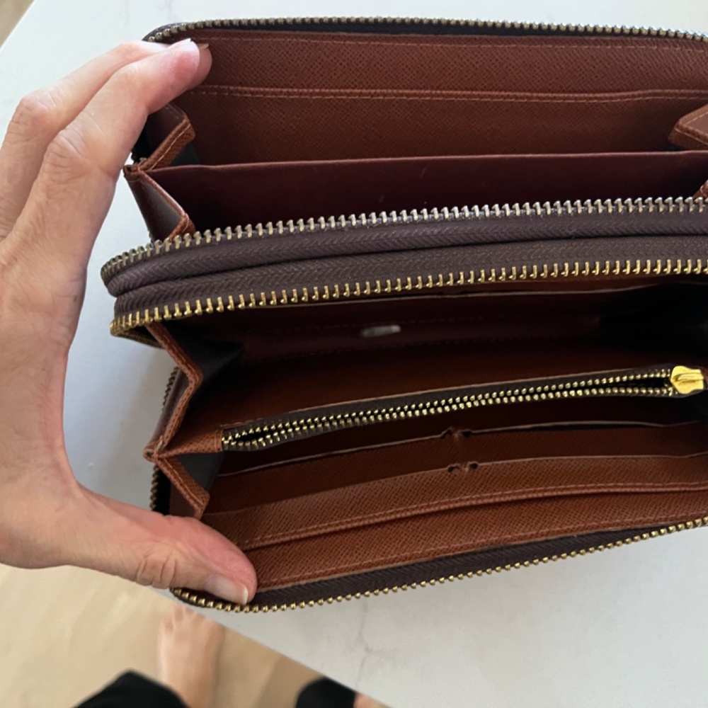 Wallet - Picture 4 of 6